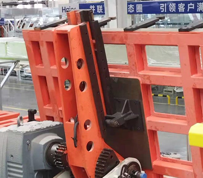 開(kāi)合模機(jī)械臂